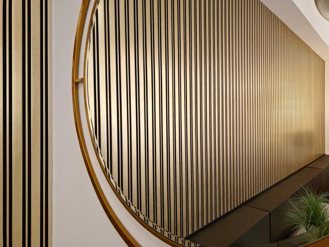 złoty panel lamelowy